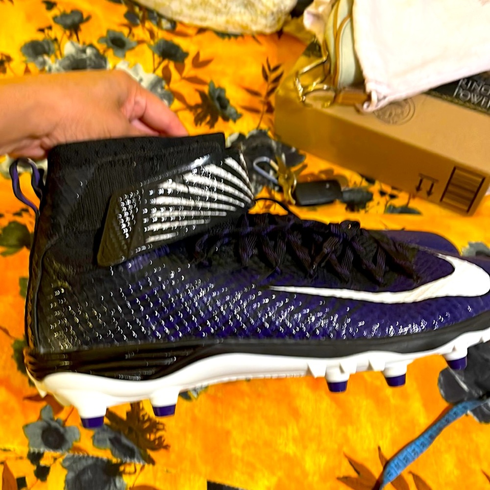 NIKE LUNAR BEAST SIZE 17